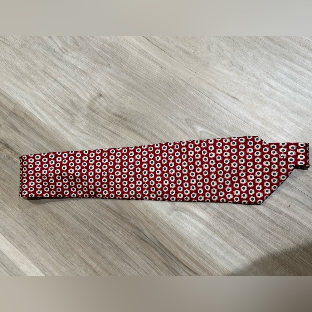 Brooks Brothers geometric 100% silk tie